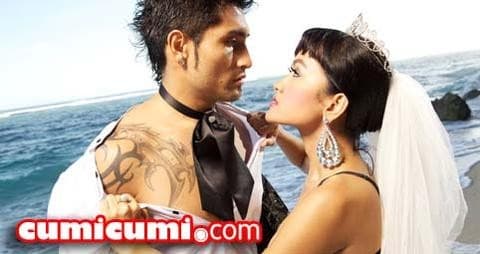 Foto Seksi Pre-wedding Bocor, Jupe-Gaston Menikah Tahun Depan