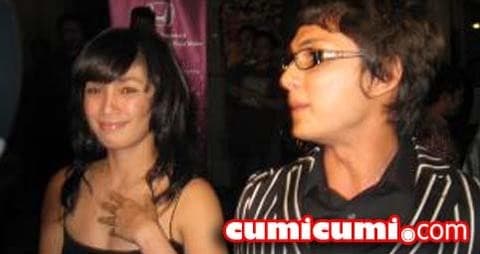 Ussy Sulistiawaty & Andhika Pratama Menikah 12-12-12