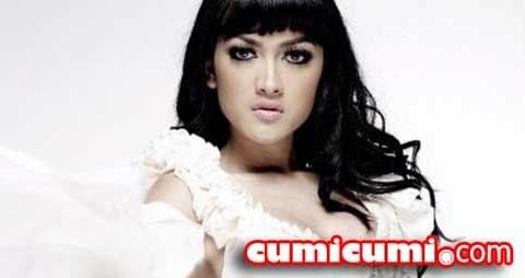 Julia Perez Masih Trauma Untuk Menikah Lagi