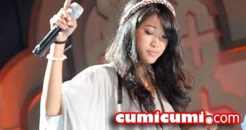 Widi 'Viera' Ngabuburit Dengan Latihan Dance
