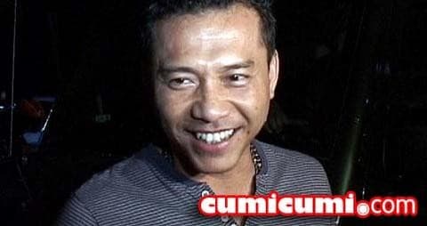 Tanpa Istri, Anang Puasa Ditemani Anak & Ibunda
