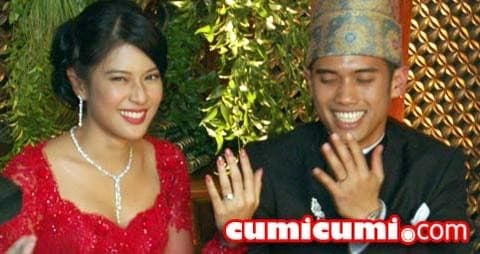 Jelang Pernikahan, Dian Sastro Terlihat Bahagia