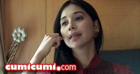 Ayu Azhari : Siapapun Yang Maju Pasti Ada Pro dan Kontra