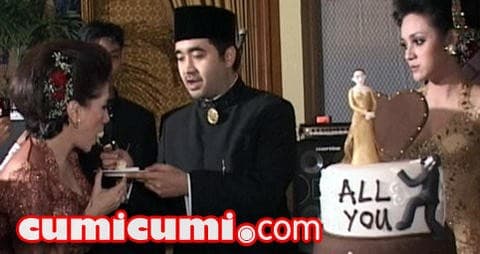 Anak Alm Sophan Sophiaan Menikah