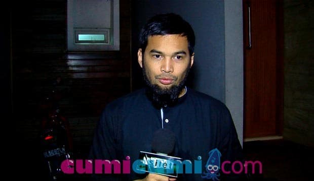 Wisnu Sambangi Markas Ajax...