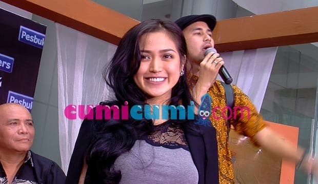 Jessica Hamil di Luar Nikah...