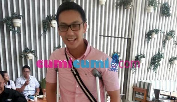 Gunawan 'Bersahabat' Tongkat