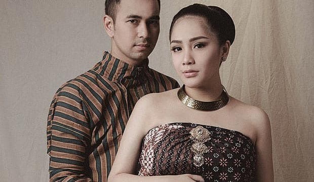 Raffi-Gigi Nangis Bareng...