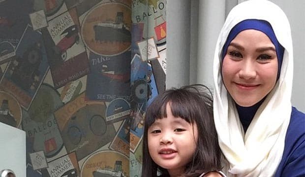 Zaskia Disaingi Anak...?