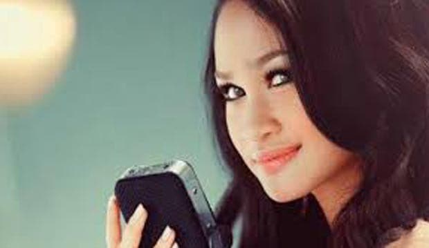 Andien Lebaran 'Bareng' Suami...