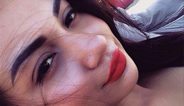 Ariel Tatum Pamer Kue...