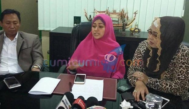 Istri Ustad Zaki, Satu...