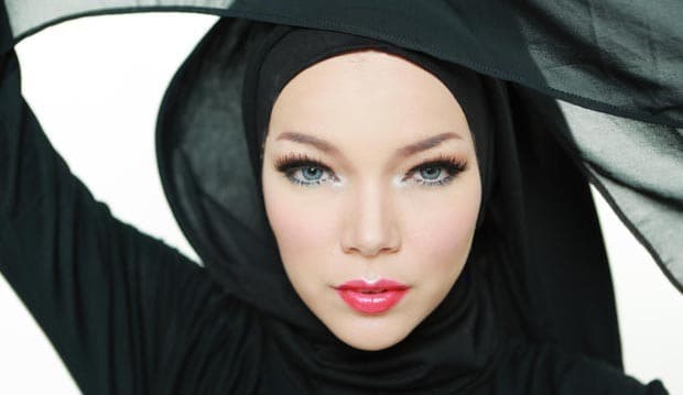 Belanja, Dewi Sandra Bercadar