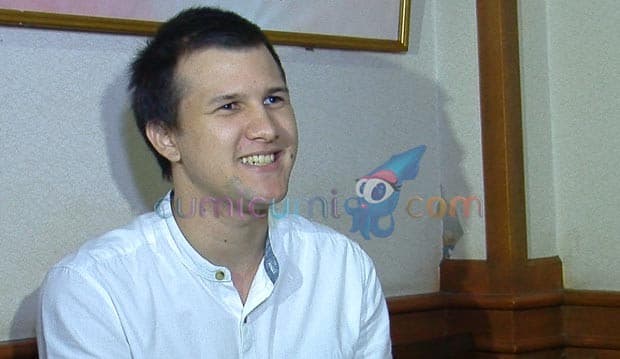 Stuart Collin Mendadak Bisu