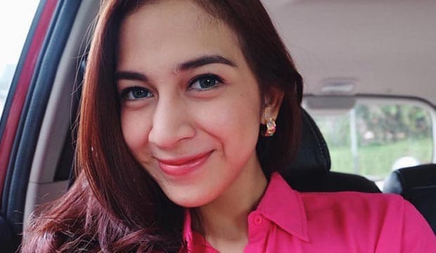 Nina Bingung Nikah Dua Adat