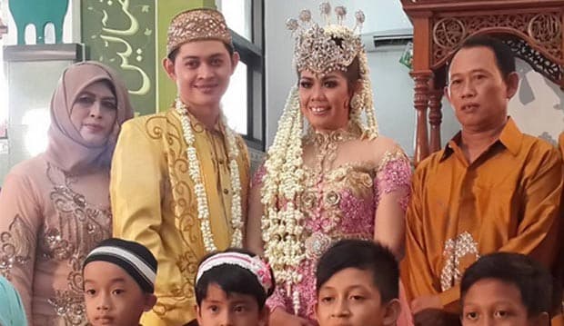 Mertua Sakit, Ely Sugigi Dilema