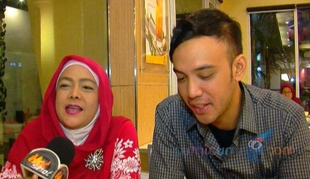 Ultah Kelabu Ibunda Sandy Tumiwa