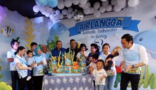Rayakan Ultah Cucu, SBY Sewa Sea World