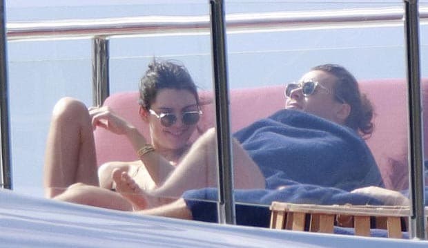 Duh, Kendall Jenner Tindih Harry Styles!