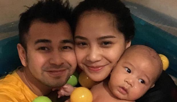 Rafathar Emut Jempol Kaki Sendiri