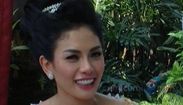 Nikita Mirzani Mirip Istri Kelima Soekarno?