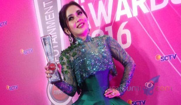 Menang Terus, Syahrini Bosan