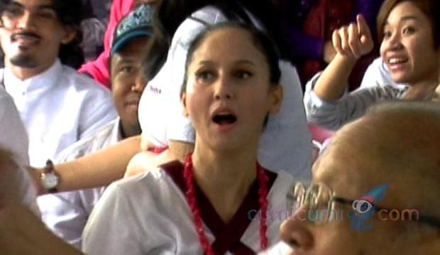 Kurang Oksigen, Meriam Bellina Pingsan!