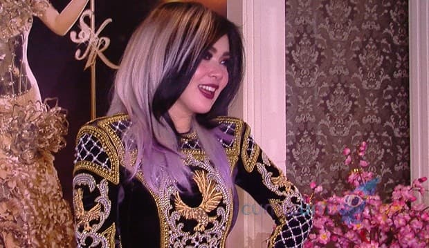 Pendarahan Pita Suara, Syahrini Bolak-balik Singapura