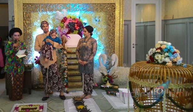 Upacara Tendak Sinten, Rafathar Pakai Blangkon