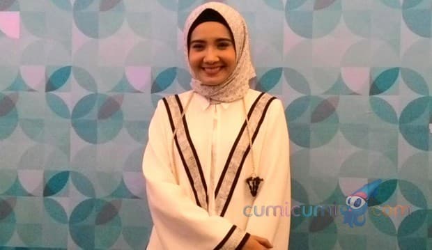 Gunung Sadahurip, Inspirasi Rancangan Busana Zaskia Sungkar