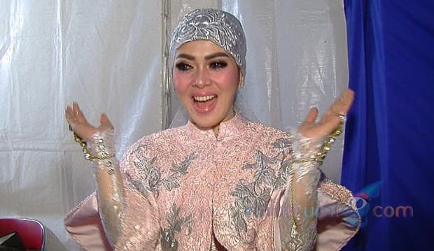 Ternyata Syahrini Punya Pacar Brondong, Siapa Dia?