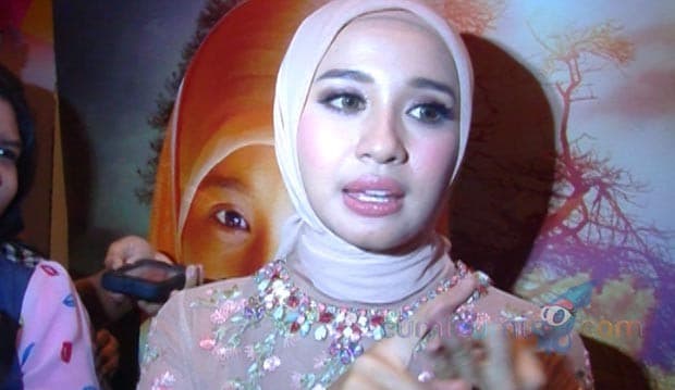 Dilamar Keponakan Wapres, Bella Dapat Seserahan Mobil?