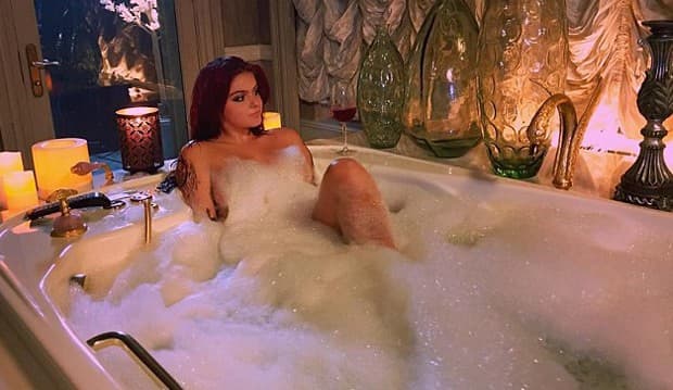 Wow, Ariel Winter Pamer Foto Bugil!