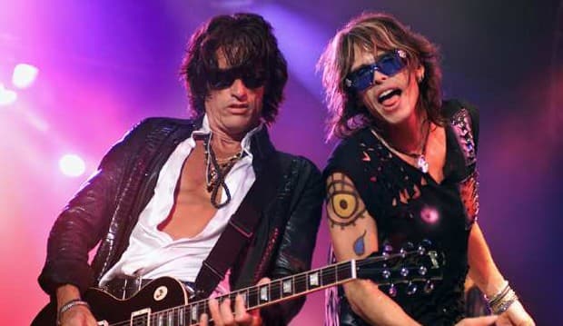 Pingsan Saat Konser, Gitaris Aerosmith Dilarikan ke RS