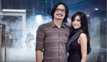 Penyanyi Fredy Menikah Dalam Duka