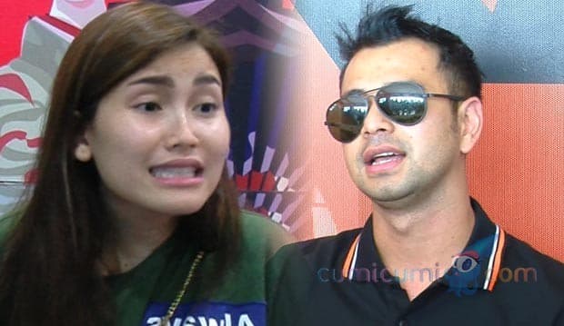 Misteri Kaos Merah dan Gelang di Mobil Ayu, Benar Milik Raffi?