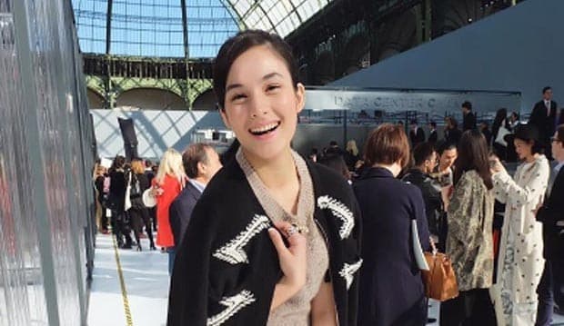 Di Paris Fashion Week, Chelsea Islan Ajak Usher Narsis