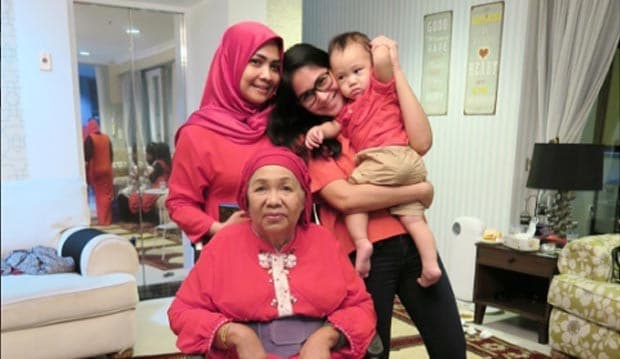 Nenek Nagita Slavina Meninggal, Raffi Tak Melayat