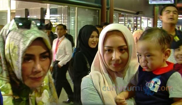 Ditinggal Nagita Slavina Umroh, Rafathar Tak Rewel