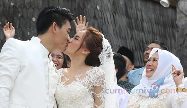 5 Momen Paling Mencuri Perhatian di Pernikahan Ifan Seventeen
