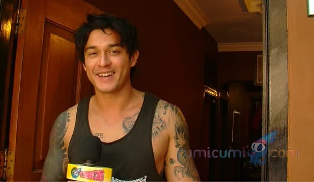 Nggak Percaya Miller Khan Gila Sepatu? Ini 5 Buktinya