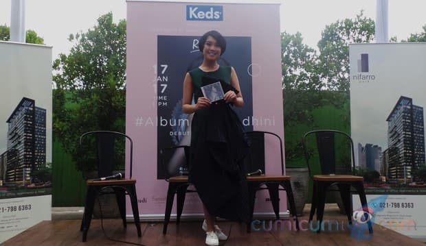 Yuk, Kenalan Sama Radhini, Penyanyi Pendatang Baru