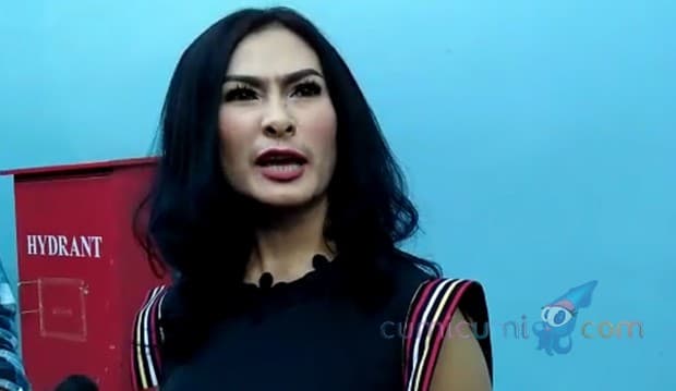 Mau Awet Muda Seperti Iis Dahlia? Coba Suntik Darah