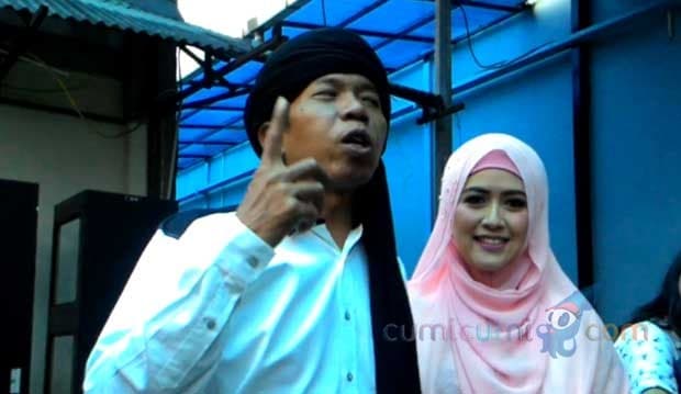 Keren, Kiwil Touring Religi Bareng Ustad-ustad