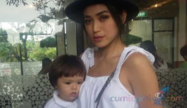 Fans Ayu Ting Ting Bikin Jessica Iskandar Panas dan Keceplosan