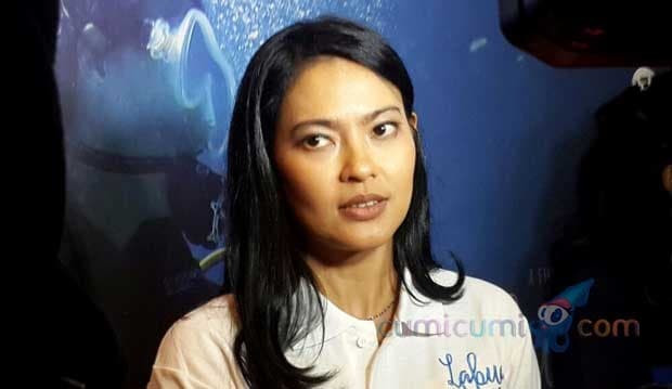 Lola Amaria Tak Menikah Juga, Ini Kata Orang Tua