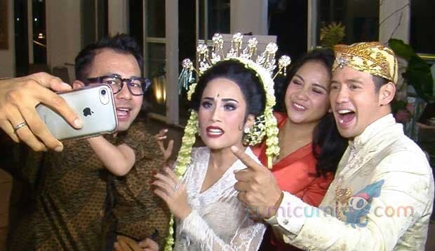 Tak Hadiri Nikahan Caca Tengker, Raffi Datang ke Resepsi Tarra-Gya