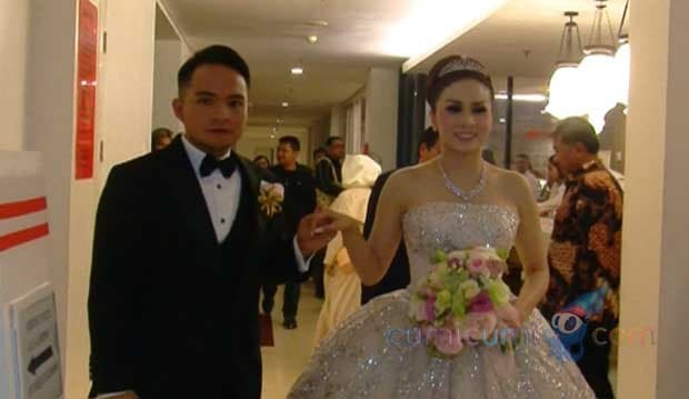 Nikahi Momo Geisha, Pengusaha Tajir Ini Diberi Marga Batak