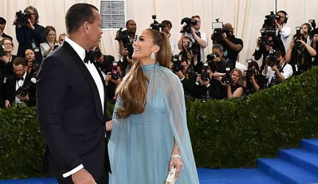 Jennifer Lopez-Alex Rodriguez Go Public di Met Gala 2017