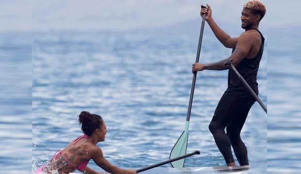 Berduaan Cewek Seksi Berbikini di Hawaii, Usher Selingkuh?